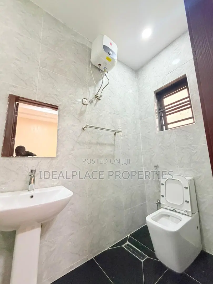4bdrm Duplex in Oregun for sale
