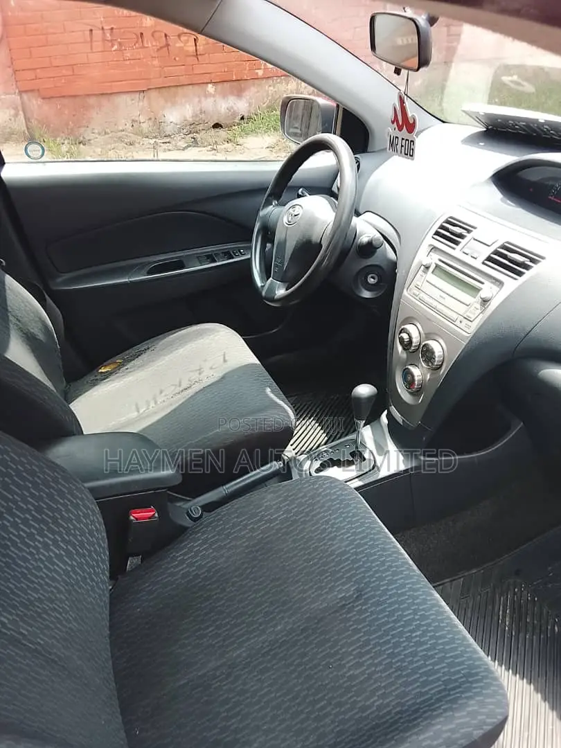 Toyota Yaris 1.5 Automatic 2009 Red