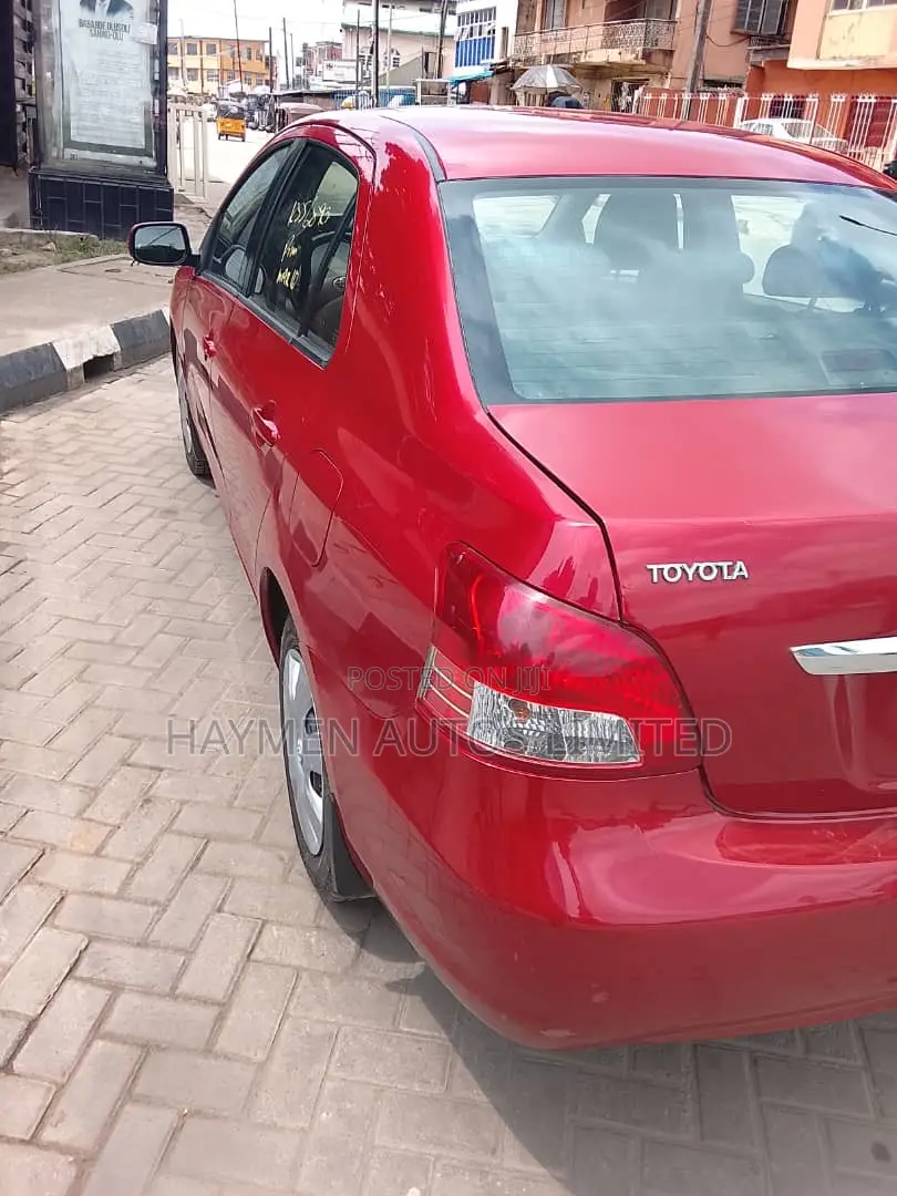 Toyota Yaris 1.5 Automatic 2009 Red
