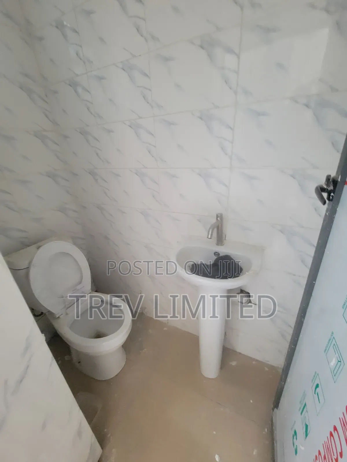 3bdrm Duplex in Rockstone Estate for rent