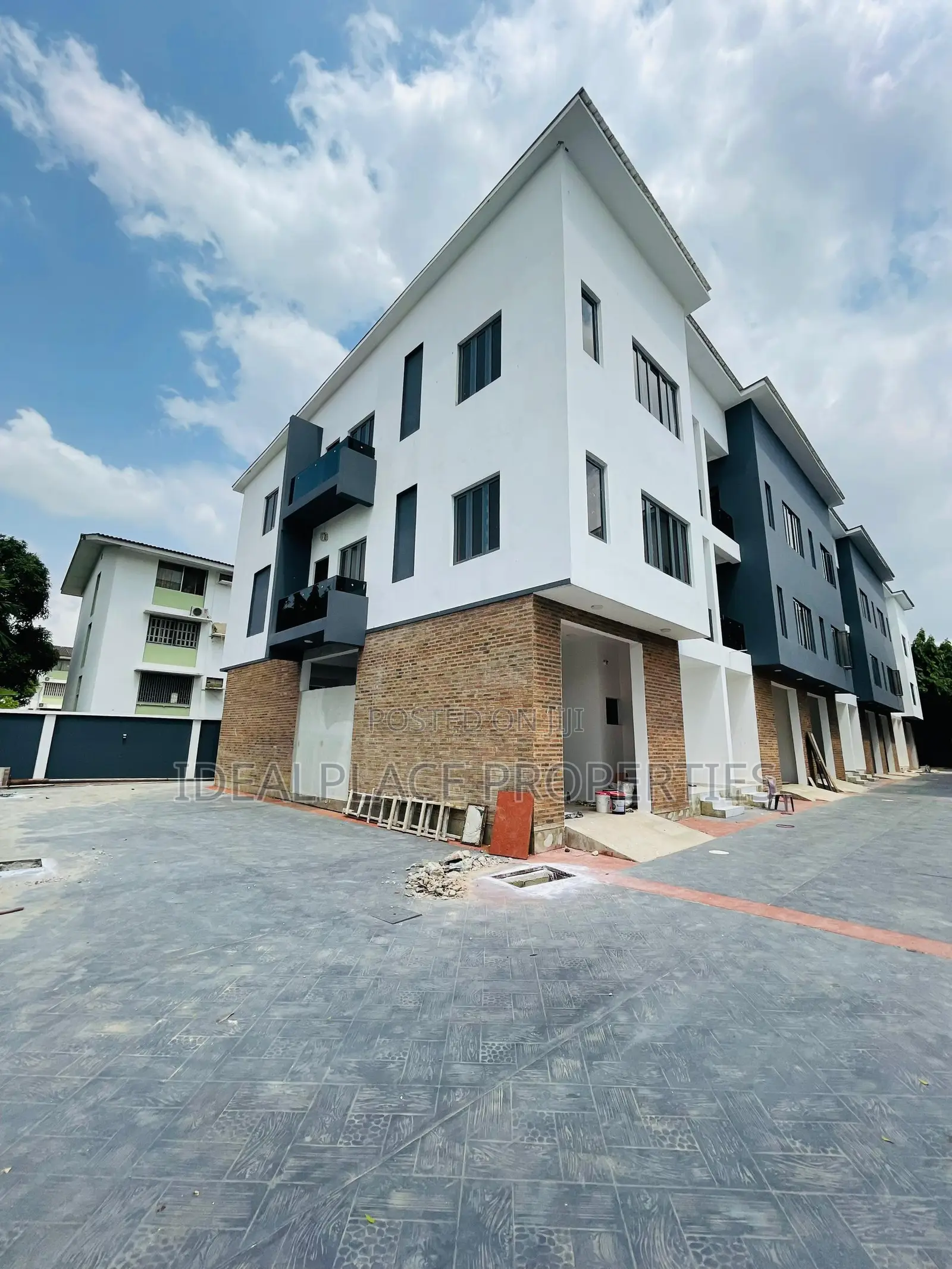 4bdrm Duplex in Ikeja GRA for sale