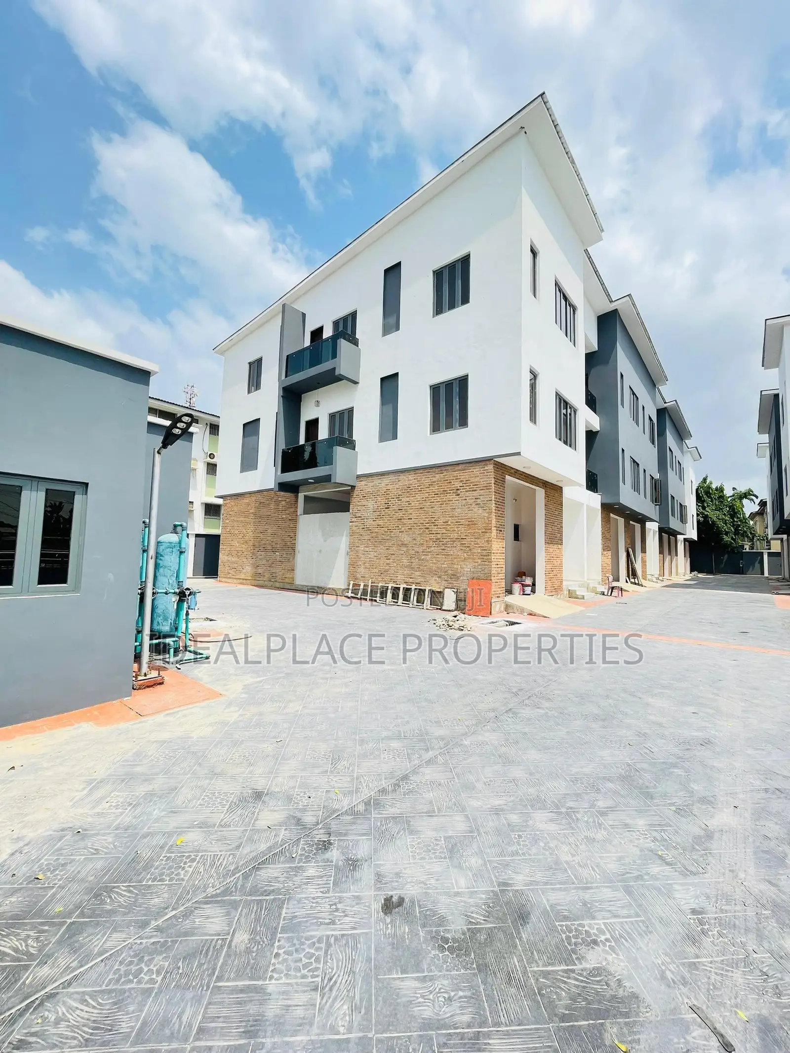 4bdrm Duplex in Ikeja GRA for sale
