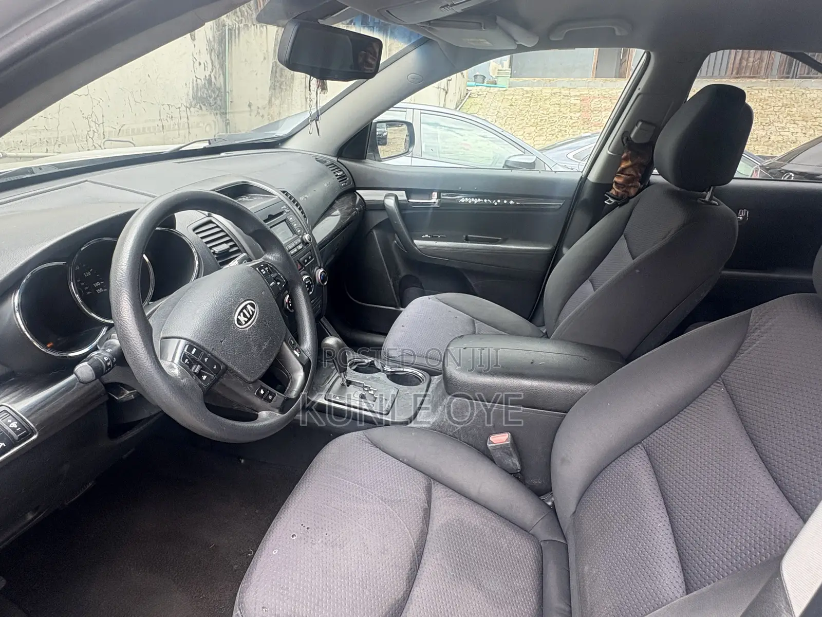 Kia Sorento LX 2012 Silver