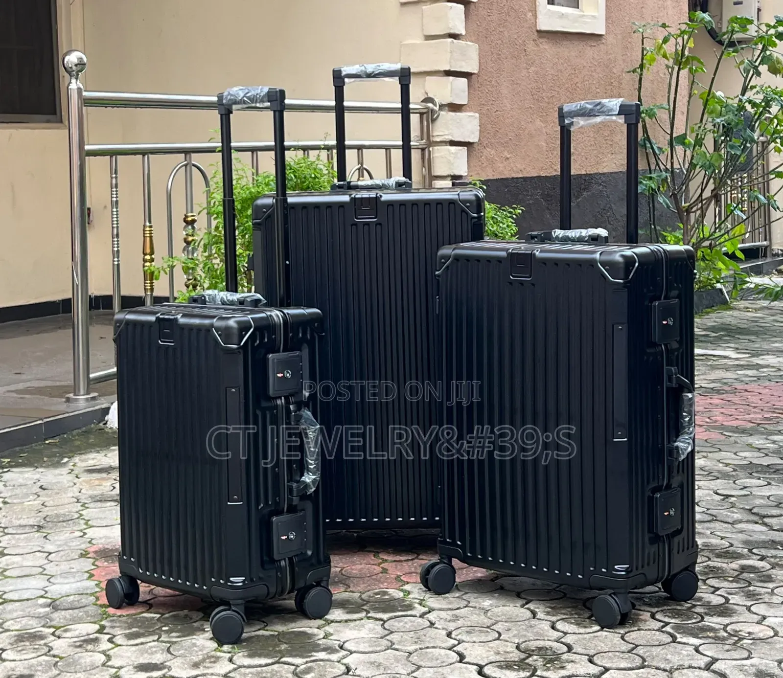 Aluminum Pure Quality Traveling Box Set of Three Tsa Lock