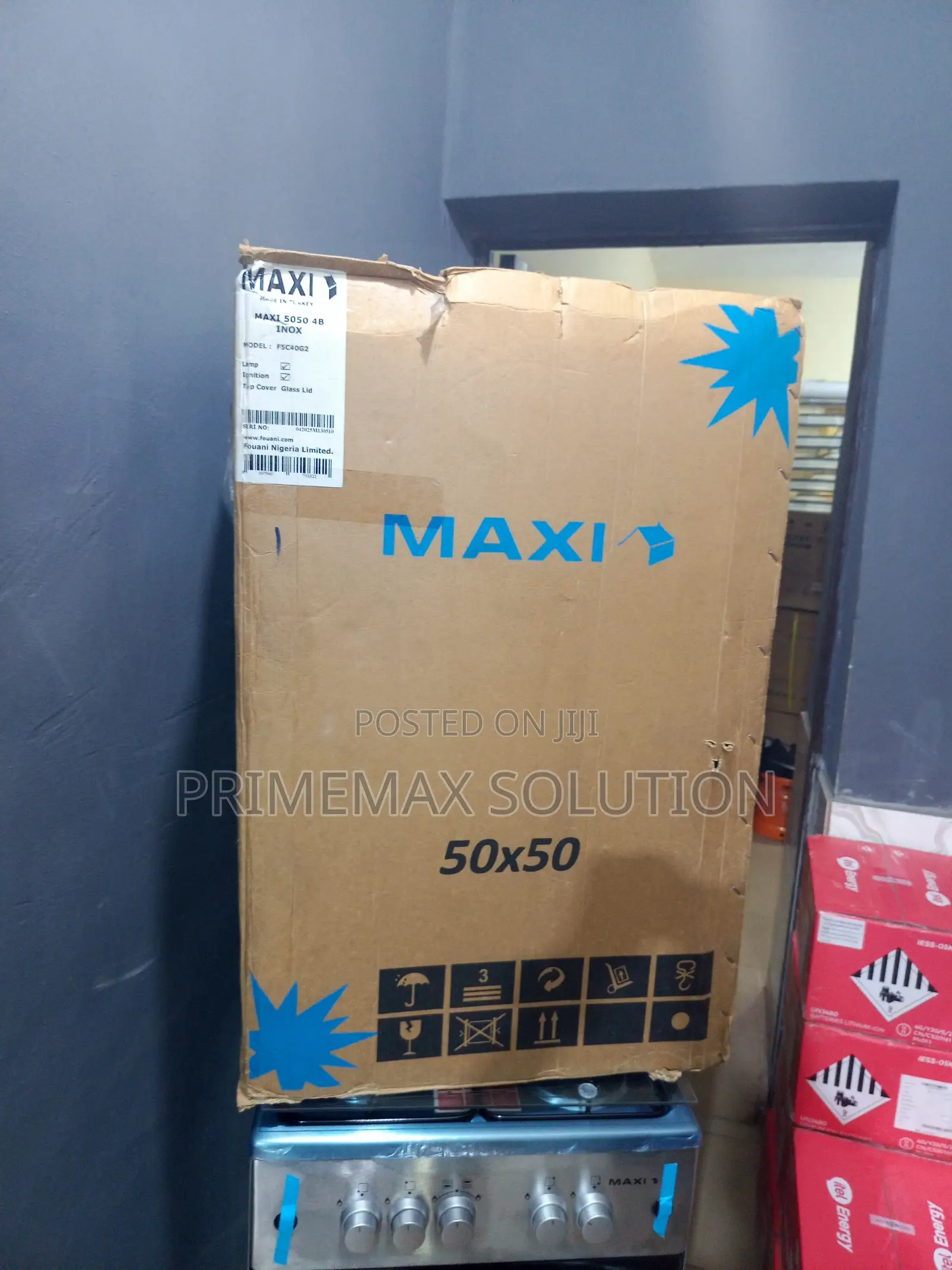 Compact Yet Capable: 50x50 Maxi Stainless Steel Gas Stove