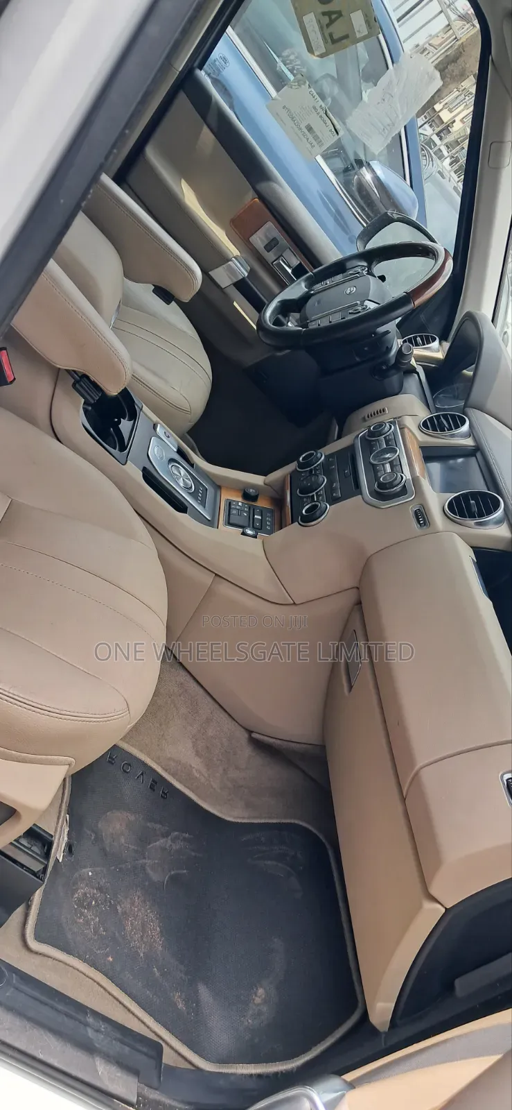 Land Rover Discovery 2016 White