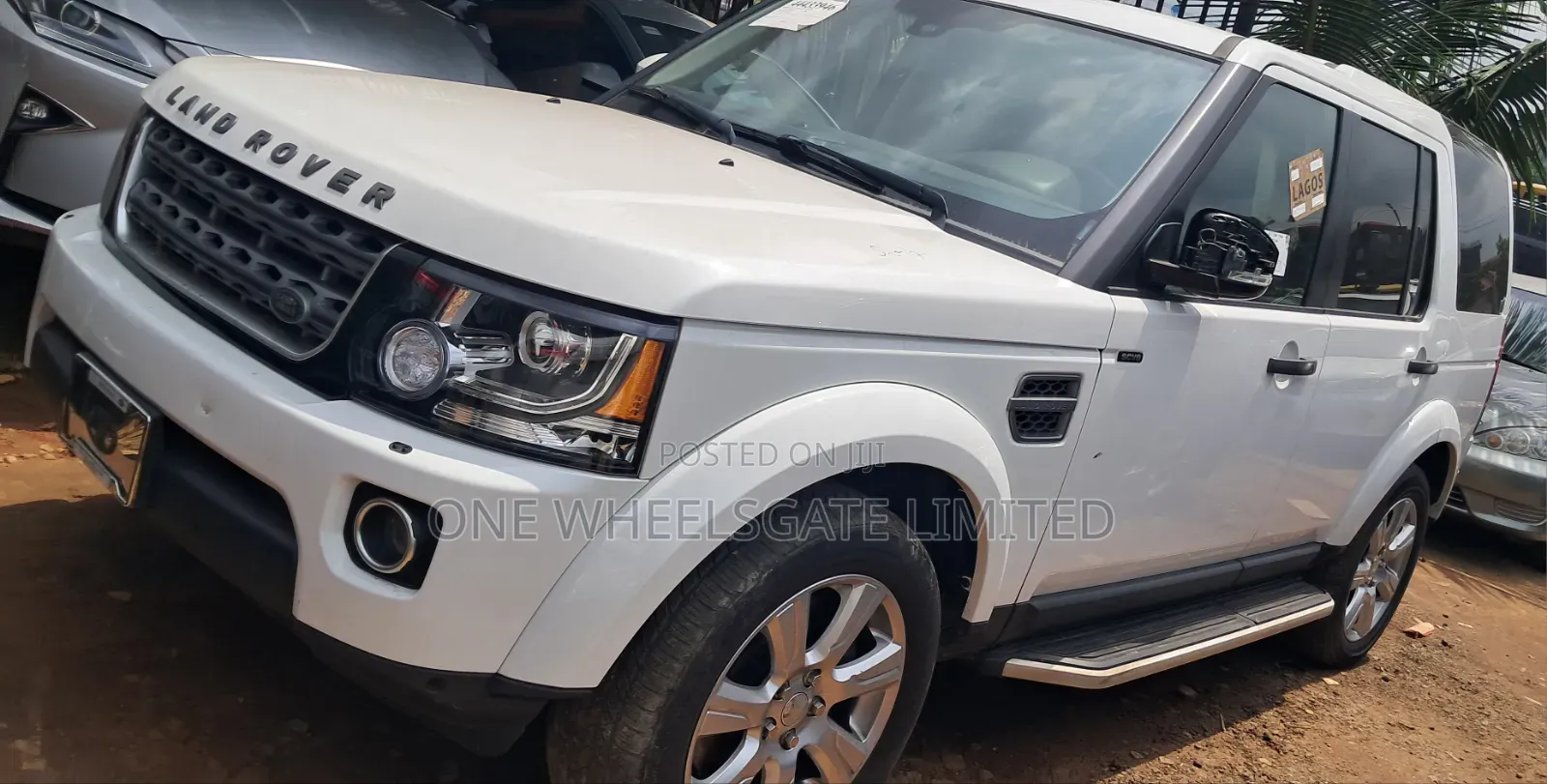 Land Rover Discovery 2016 White