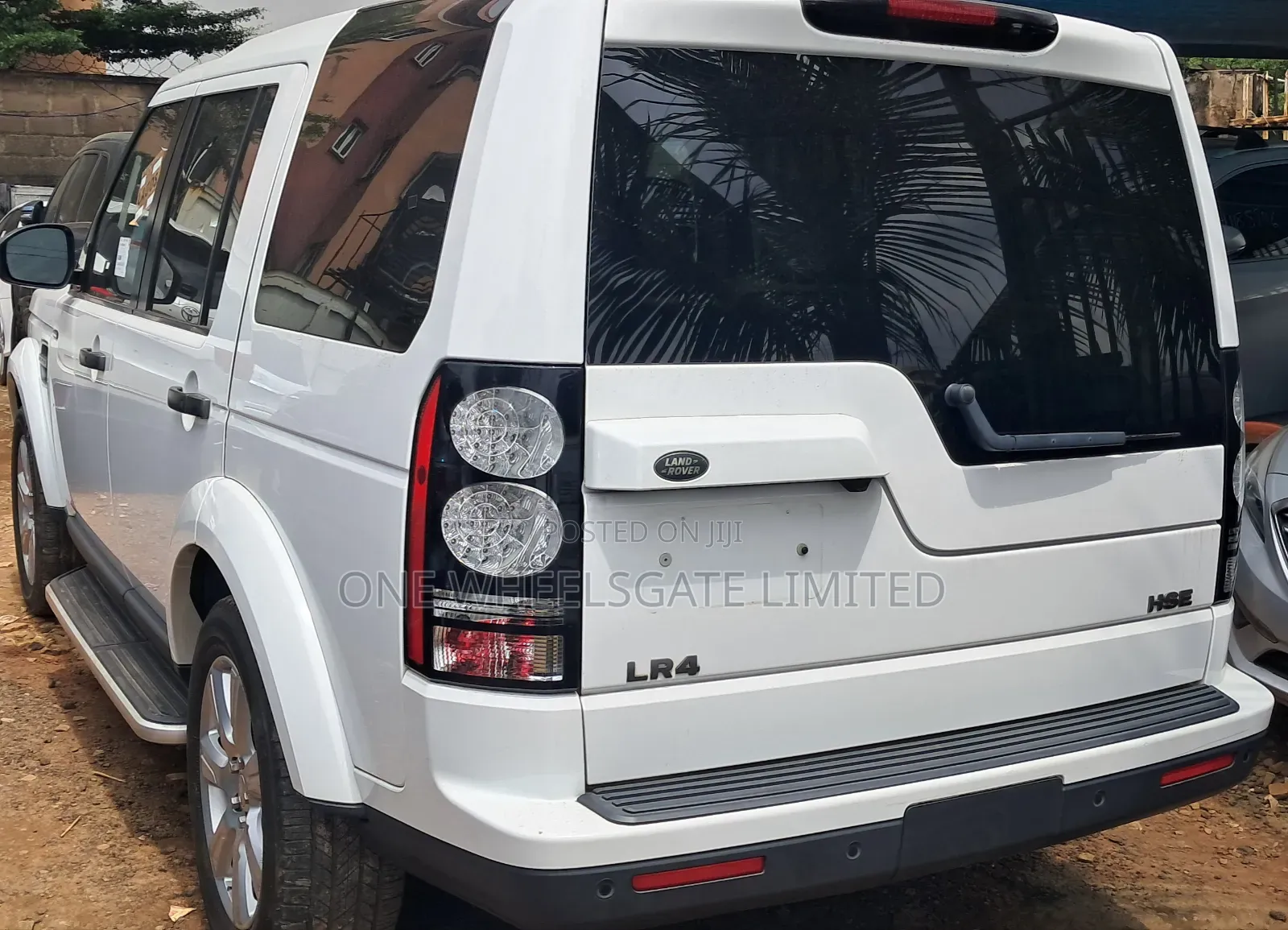 Land Rover Discovery 2016 White