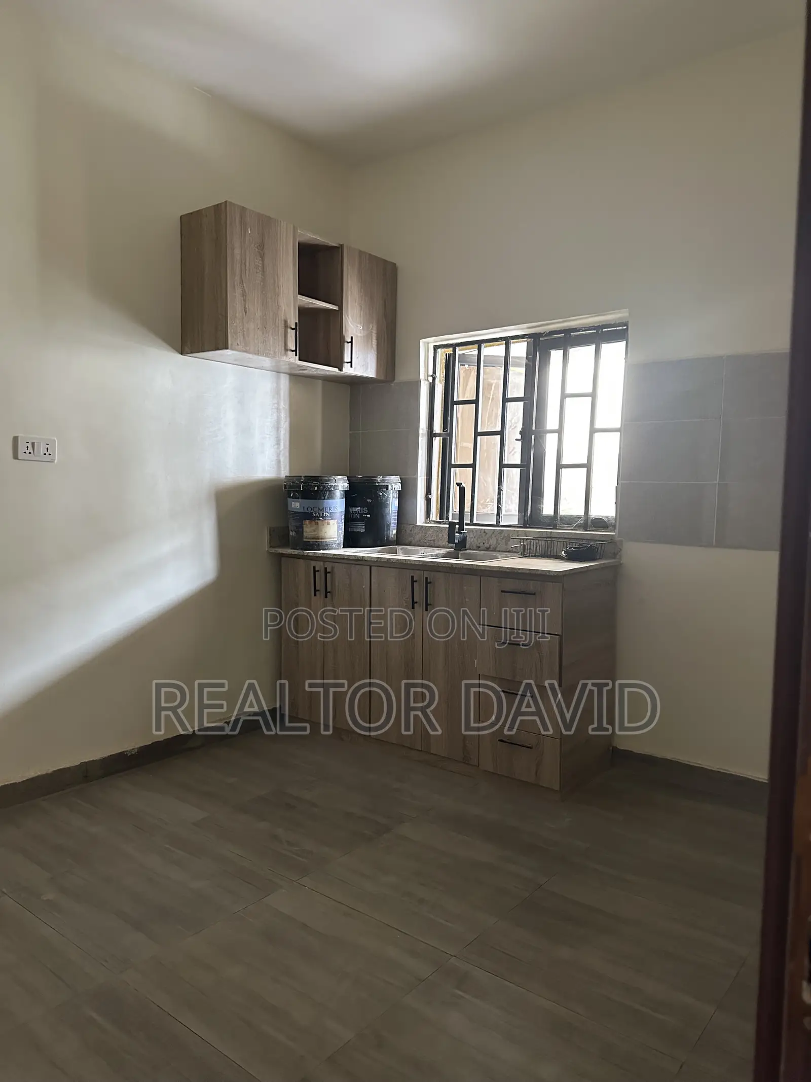 3bdrm Block of Flats in Roomeo Apartments, Kaura for sale