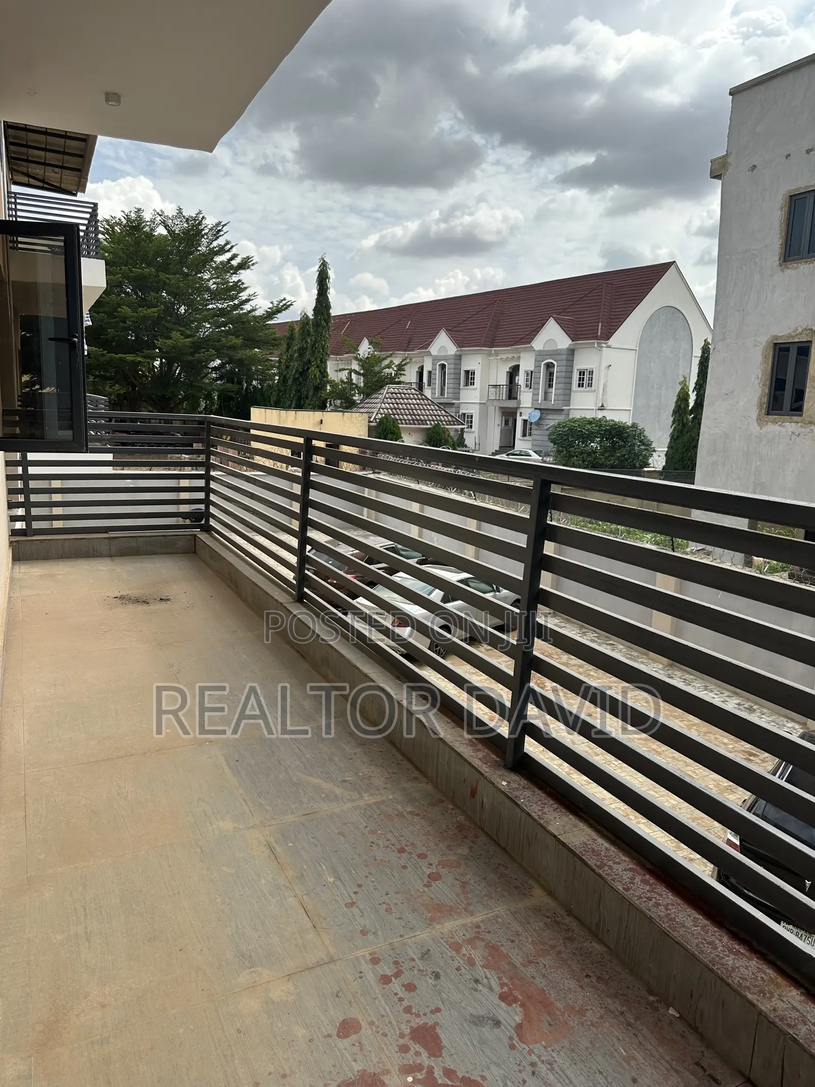 3bdrm Block of Flats in Roomeo Apartments, Kaura for sale
