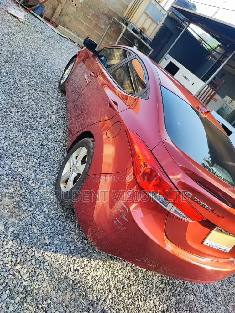 Hyundai Elantra 2011 Red