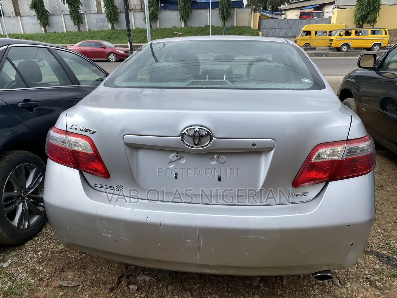 Toyota Camry XLE 4dr Sedan (2.4L 4cyl 5A) 2009 Silver