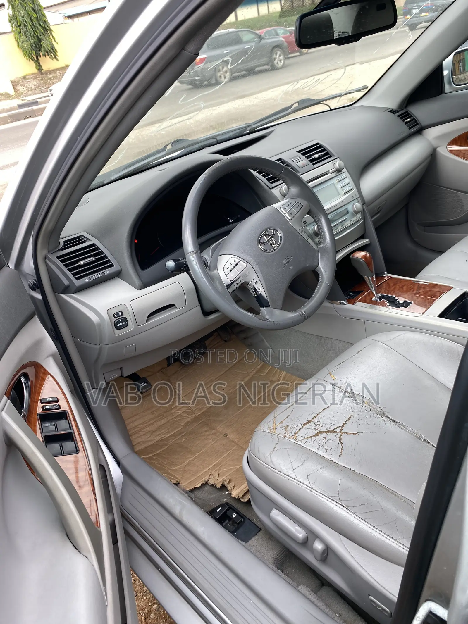 Toyota Camry XLE 4dr Sedan (2.4L 4cyl 5A) 2009 Silver