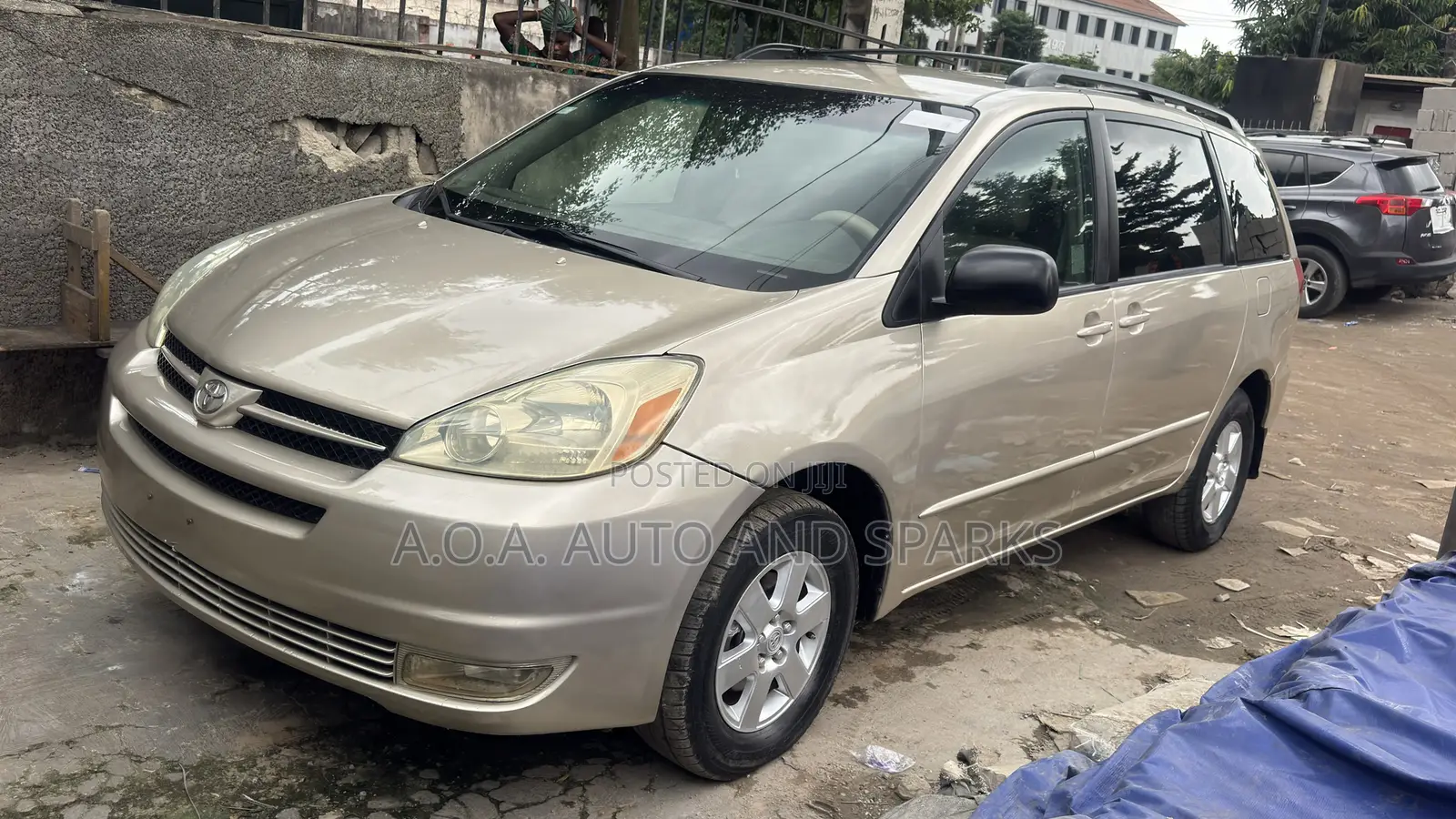 Toyota Sienna 2005 Gold