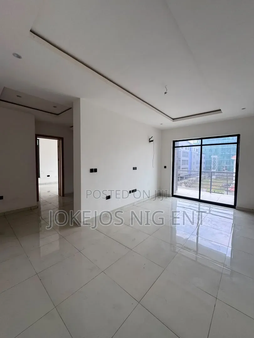 4bdrm Maisonette in Lekki Phase 1 for rent