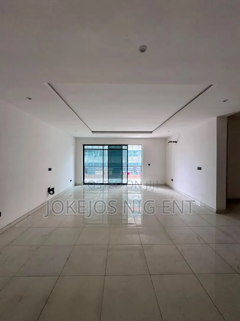 4bdrm Maisonette in Lekki Phase 1 for rent
