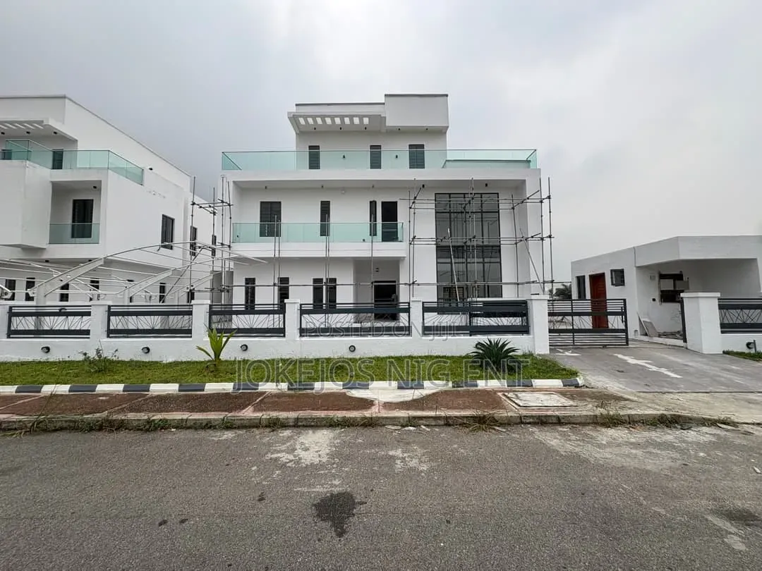 5bdrm Duplex in Royal Garden Estate, Ajiwe for sale