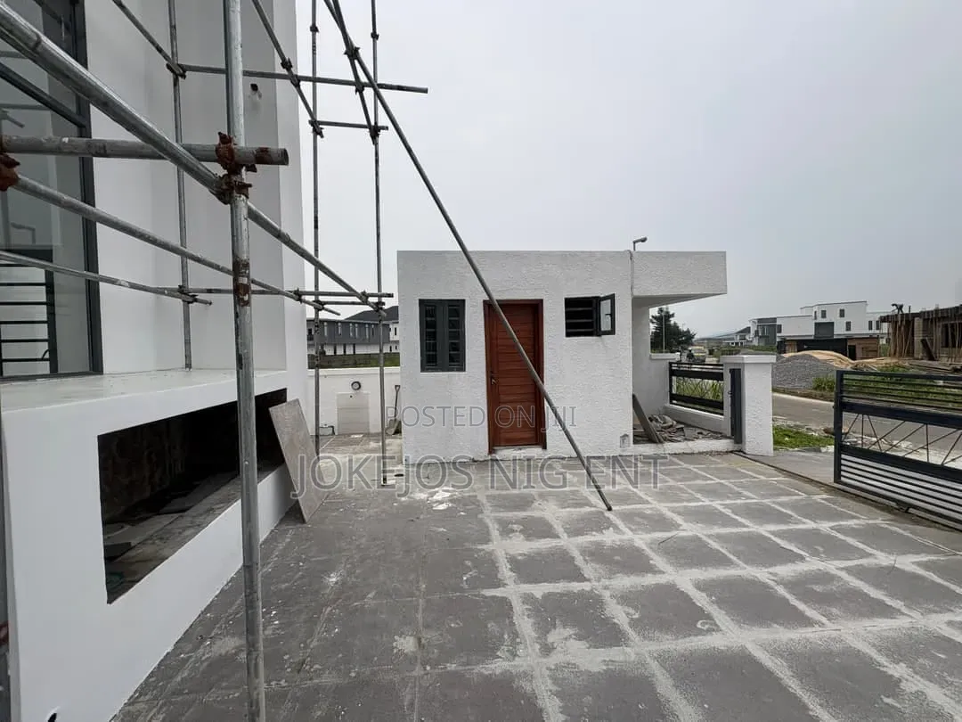 5bdrm Duplex in Royal Garden Estate, Ajiwe for sale