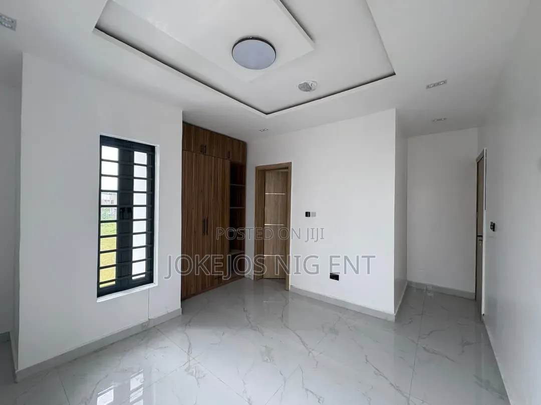 5bdrm Duplex in Royal Garden Estate, Ajiwe for sale