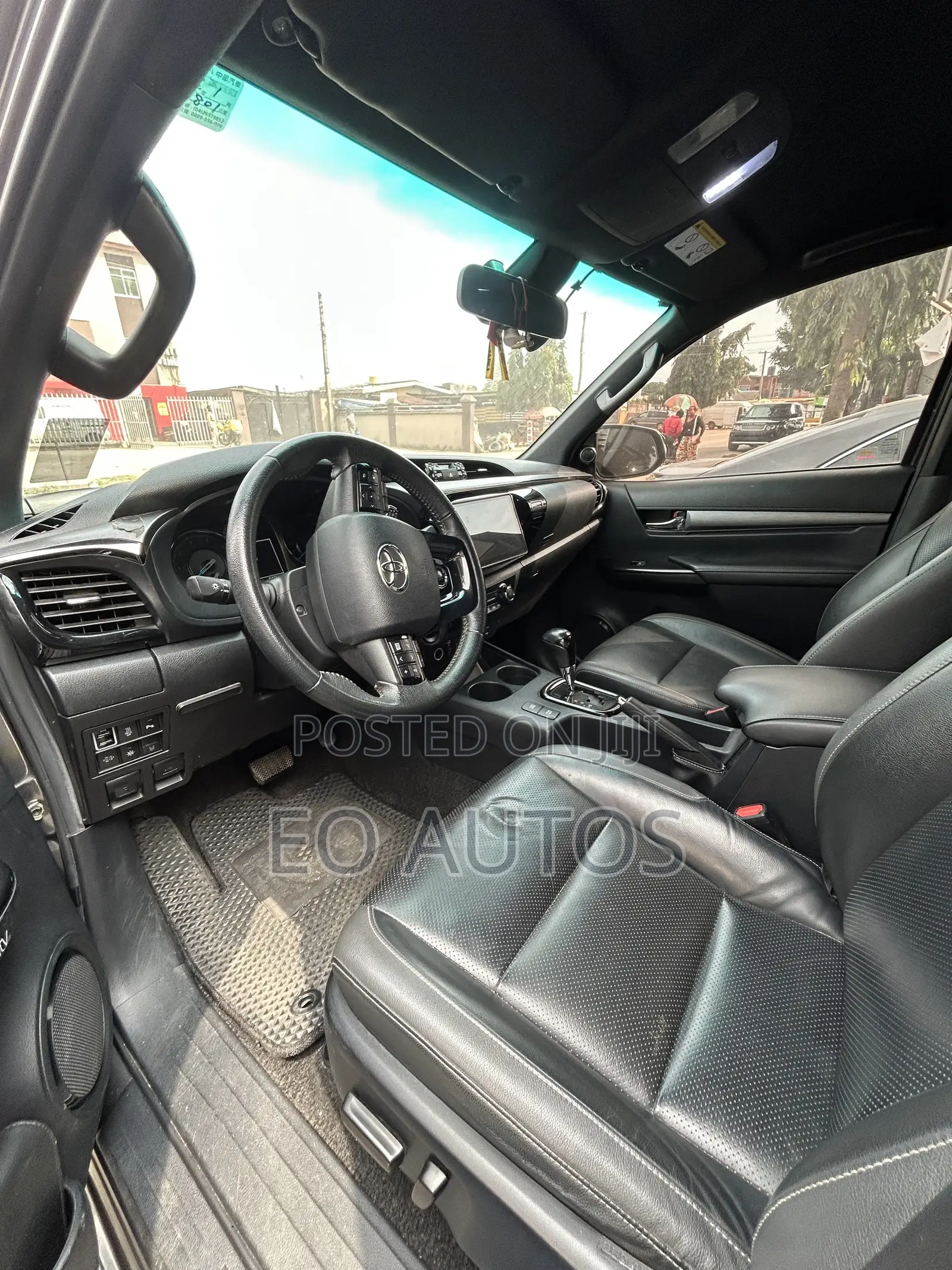 Toyota Hilux 2024 Gray