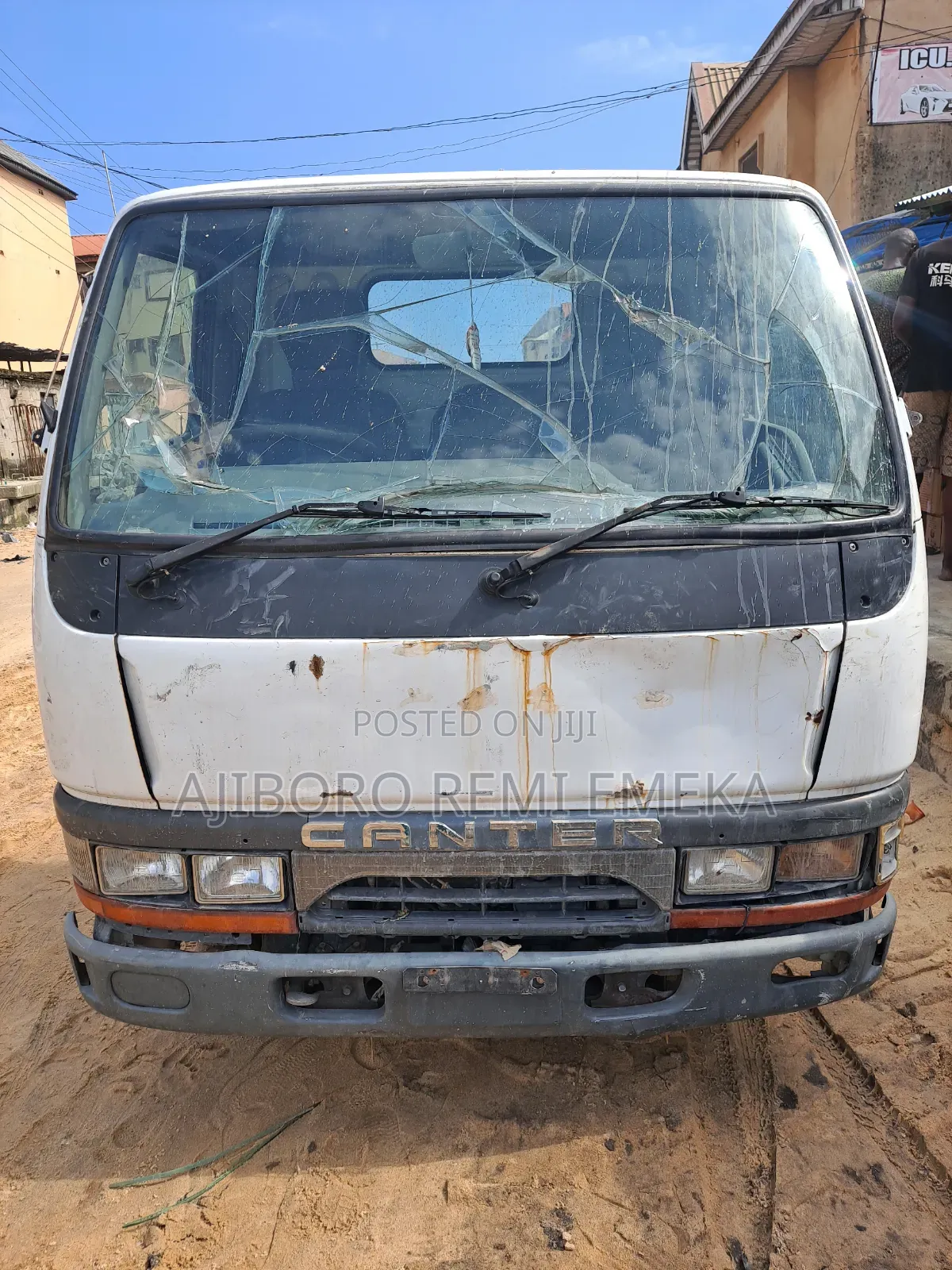 Mitsubishi Small Truck 1998 White