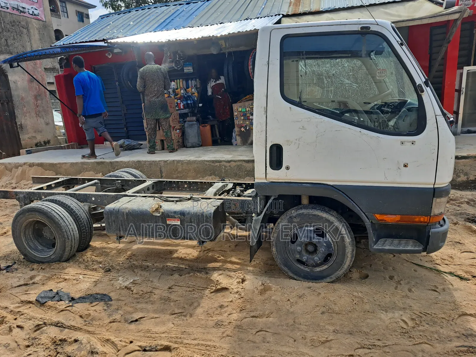 Mitsubishi Small Truck 1998 White