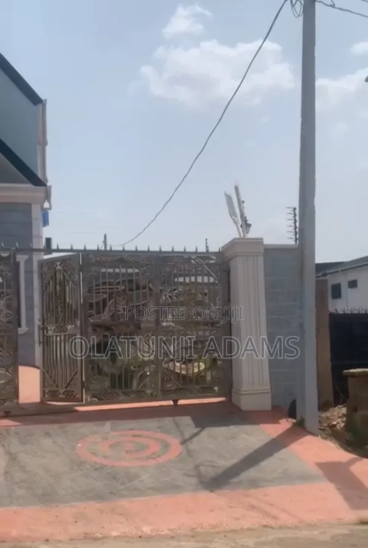 Furnished 5bdrm Duplex in G. R. A, Osogbo for sale