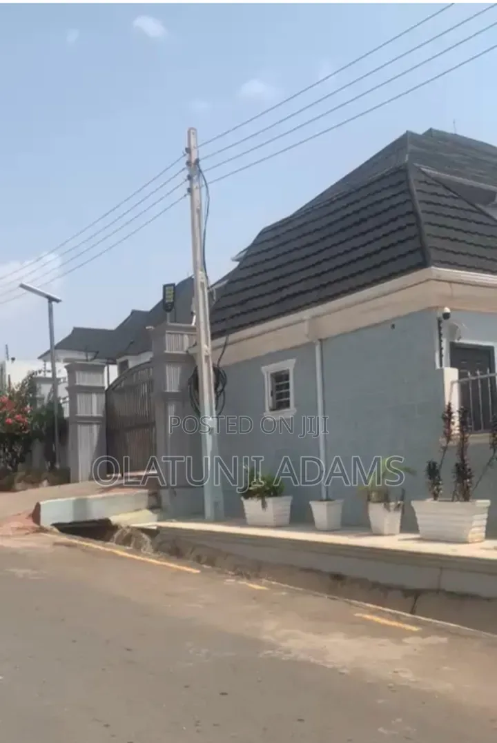 Furnished 5bdrm Duplex in G. R. A, Osogbo for sale