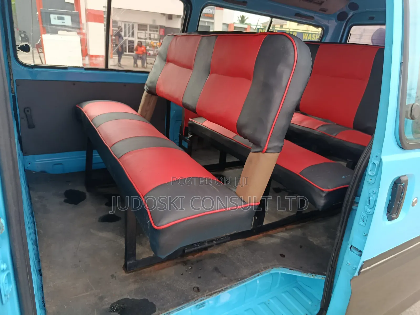 Mitsubishi L300 2005 Blue