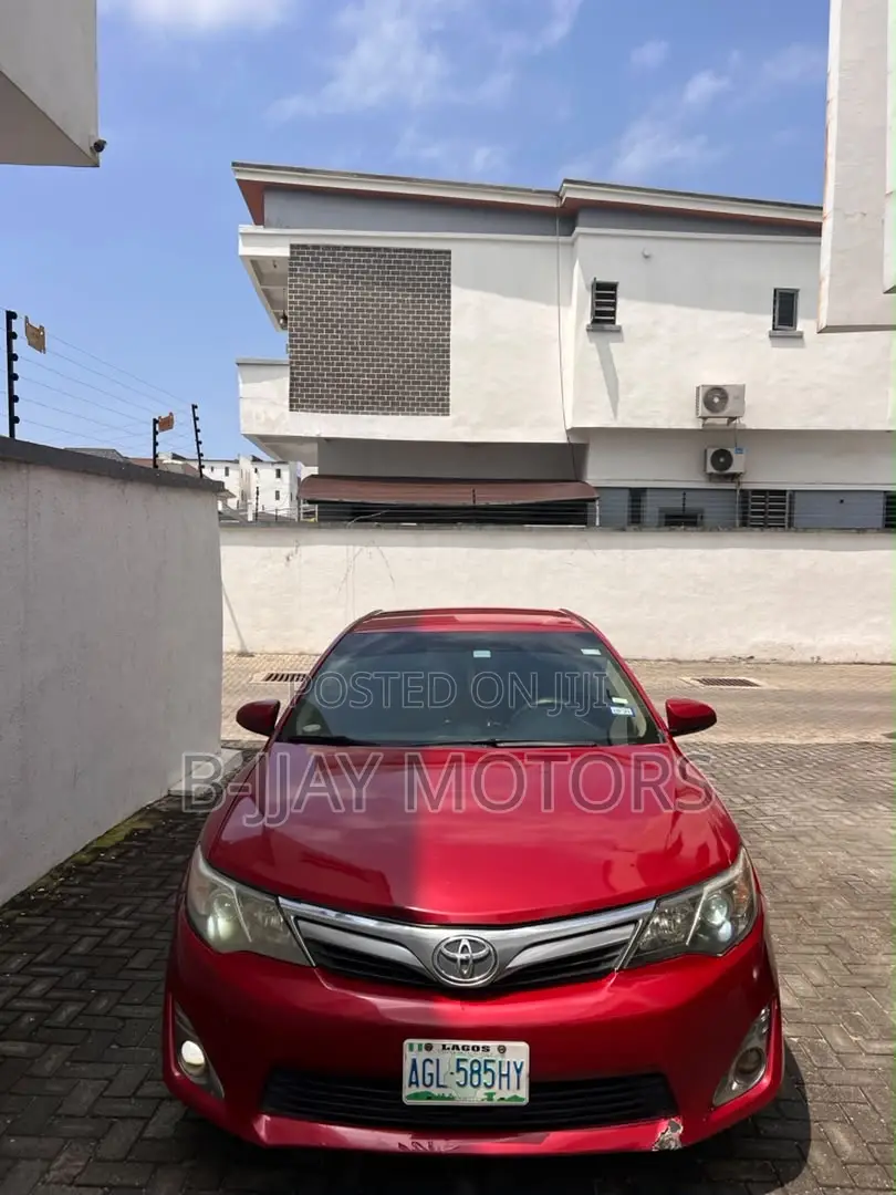 Toyota Camry LE 4dr Sedan (2.5L 4cyl 6A) 2013 Red