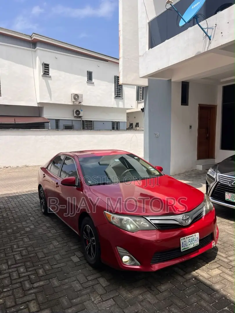 Toyota Camry LE 4dr Sedan (2.5L 4cyl 6A) 2013 Red