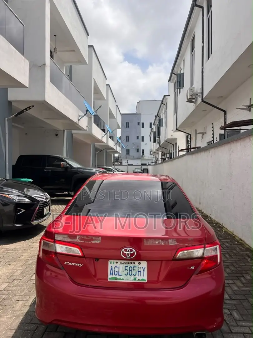 Toyota Camry LE 4dr Sedan (2.5L 4cyl 6A) 2013 Red