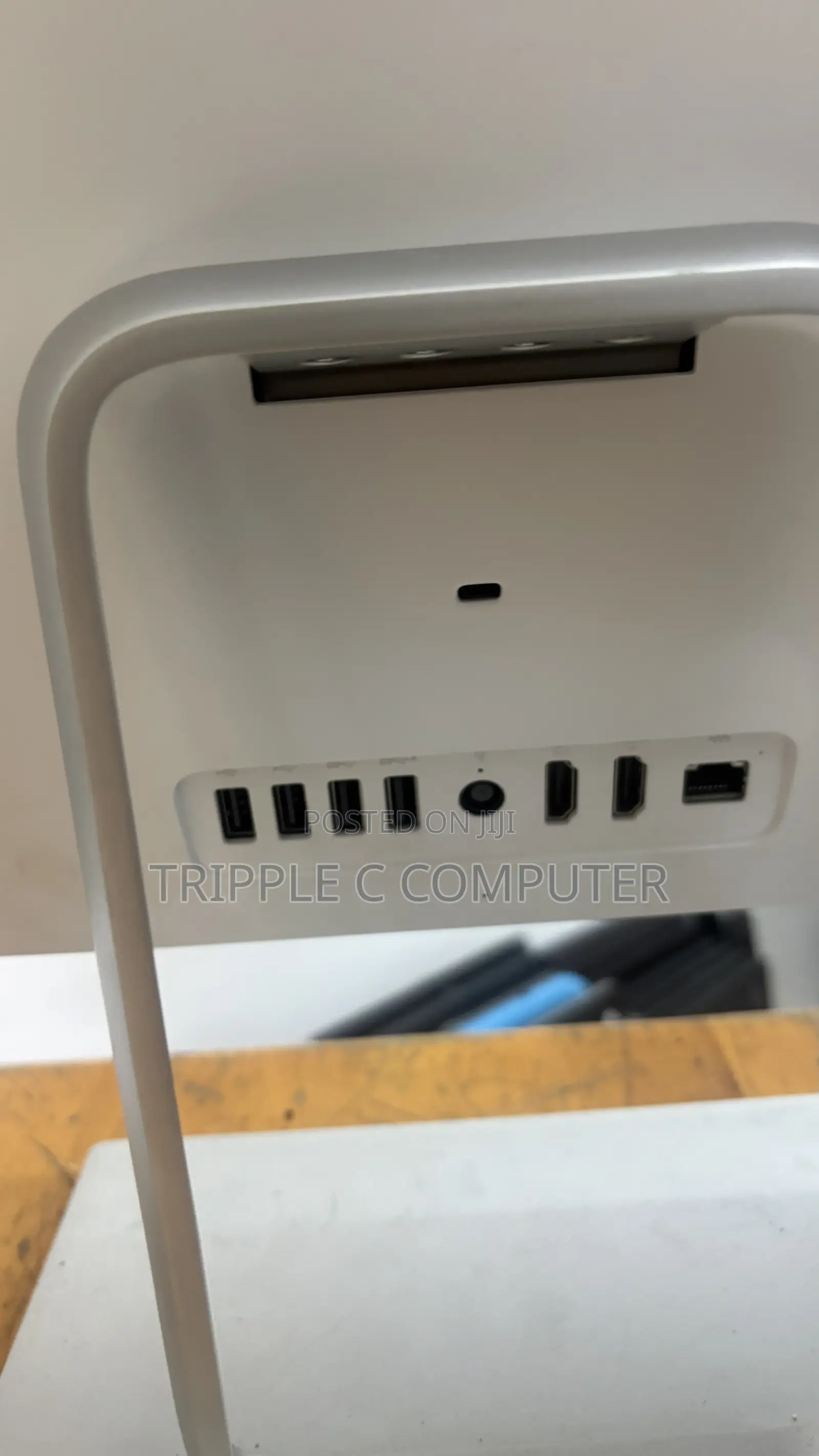 Desktop Computer HP Pavilion 24 8GB AMD Ryzen 5 HDD 1T