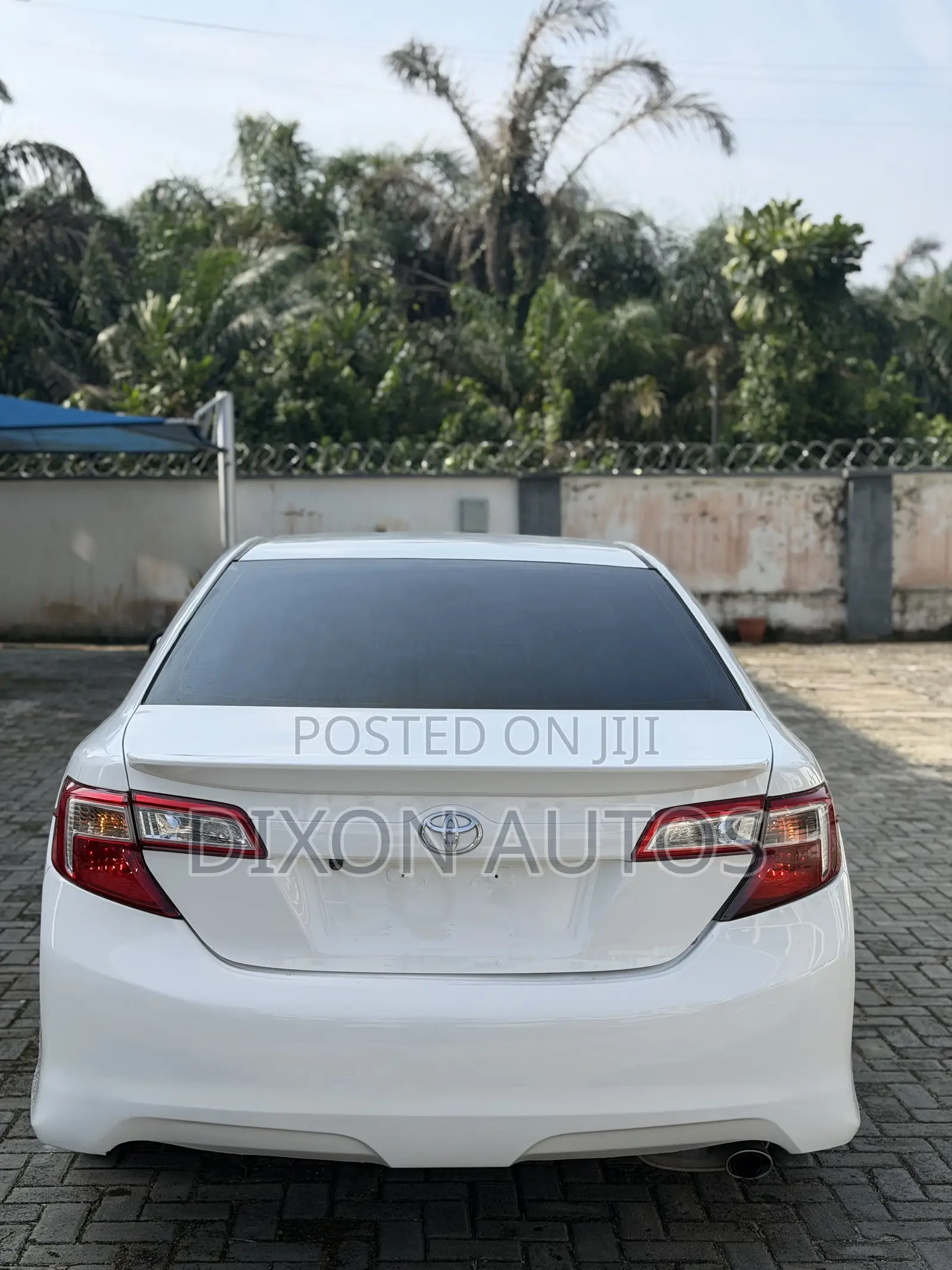 Toyota Camry SE 4dr Sedan (2.5L 4cyl 6A) 2012 White