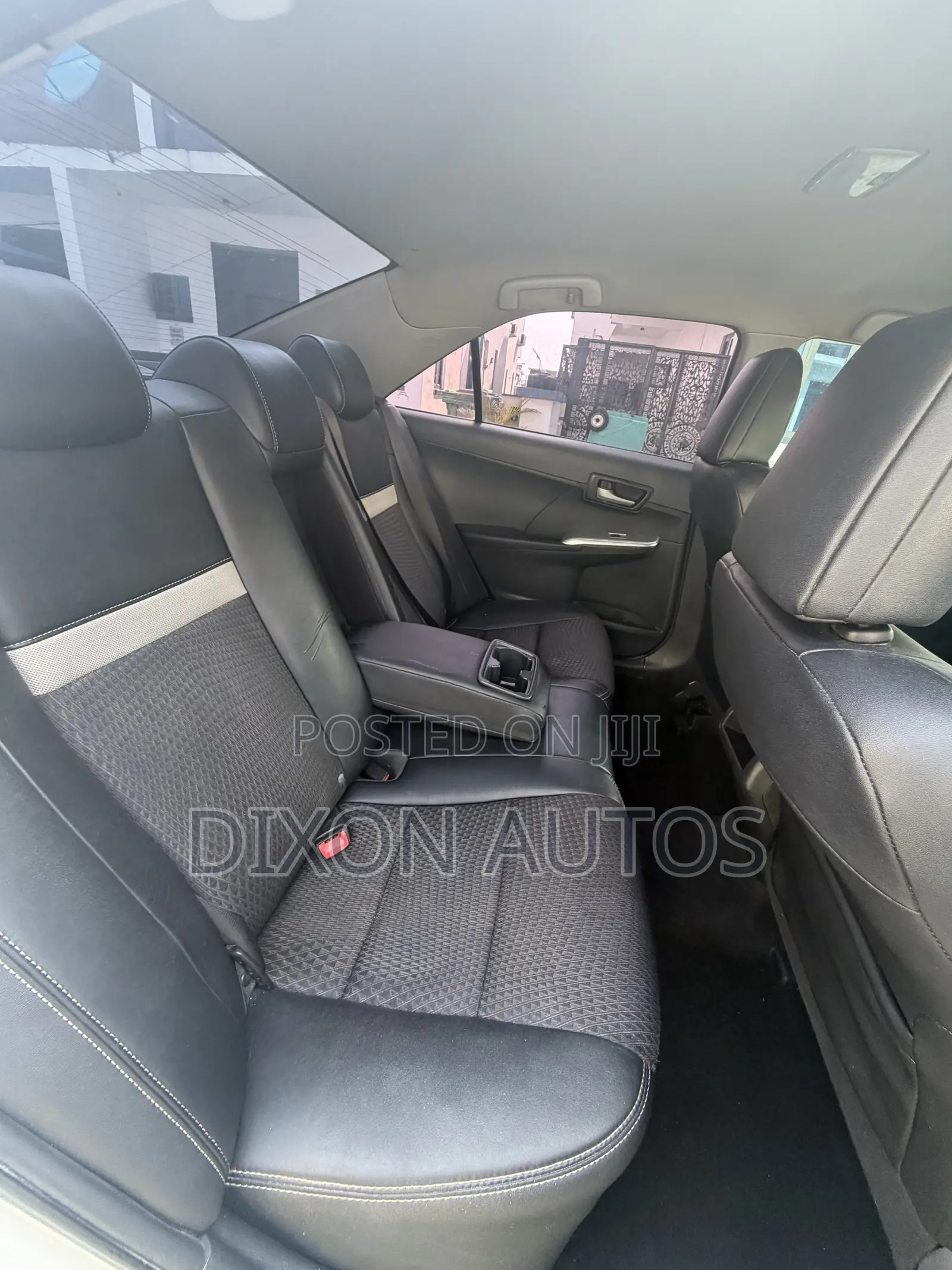 Toyota Camry SE 4dr Sedan (2.5L 4cyl 6A) 2012 White