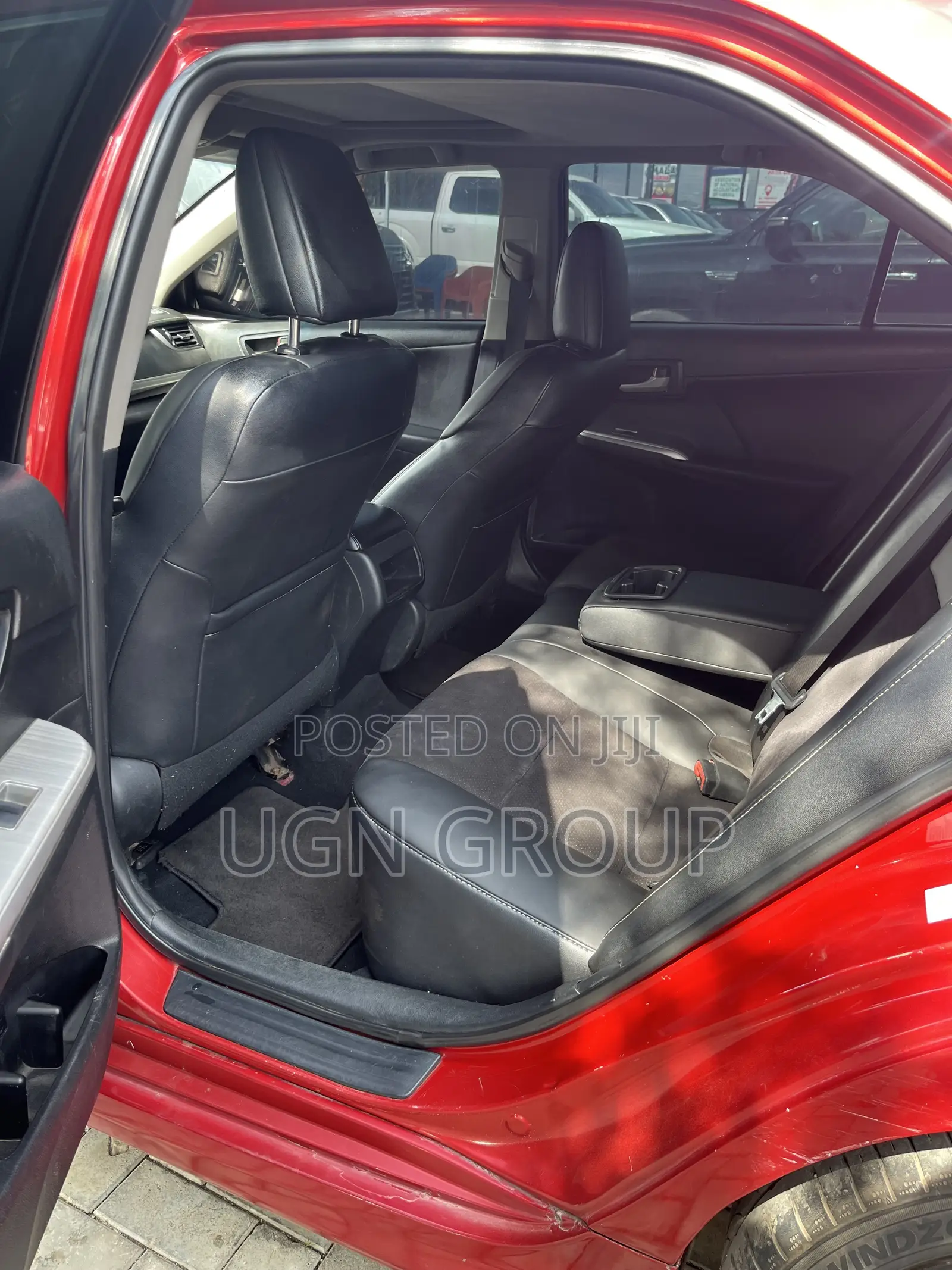 Toyota Camry Hybrid XLE 2012 Red