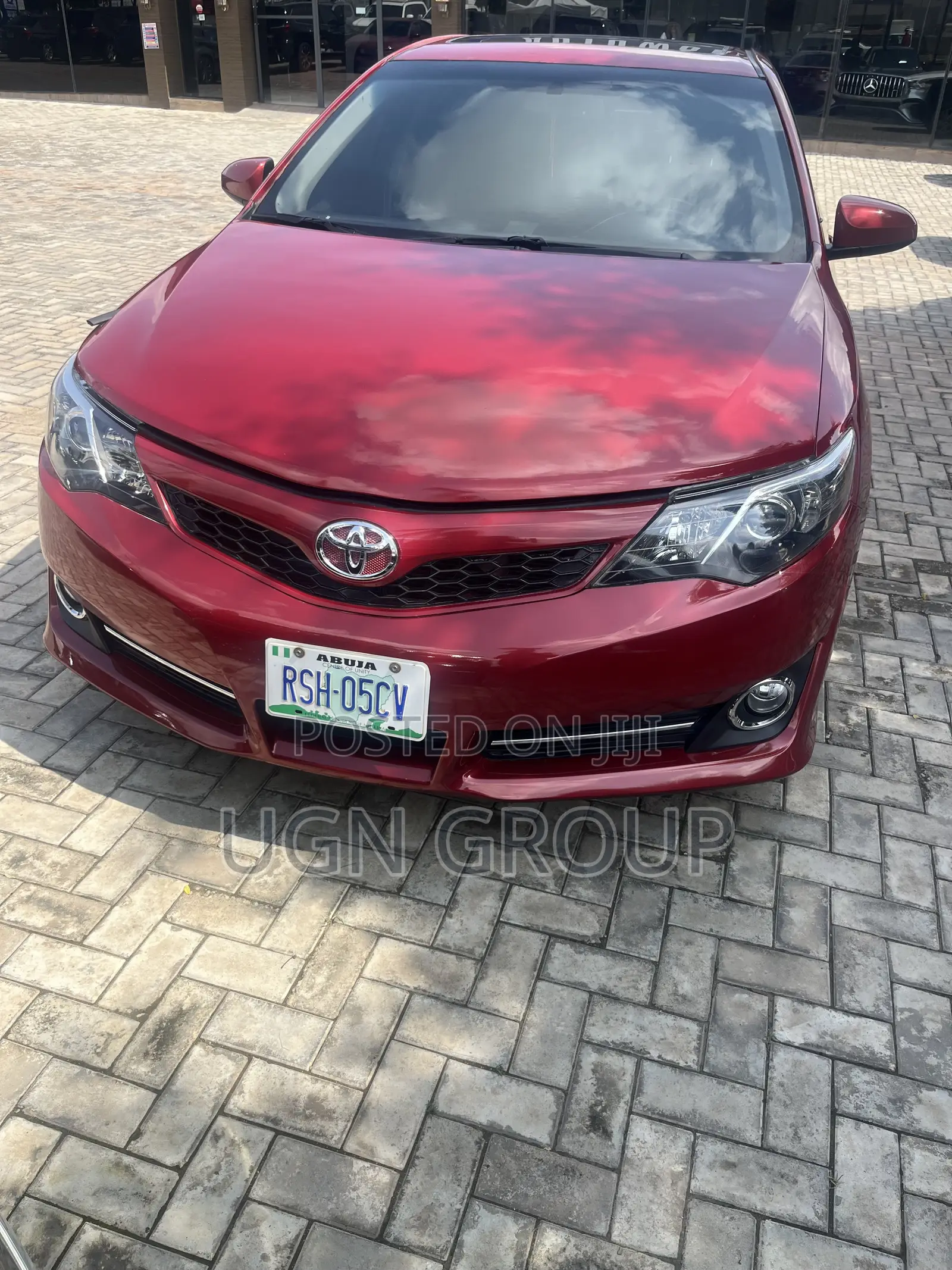 Toyota Camry Hybrid XLE 2012 Red