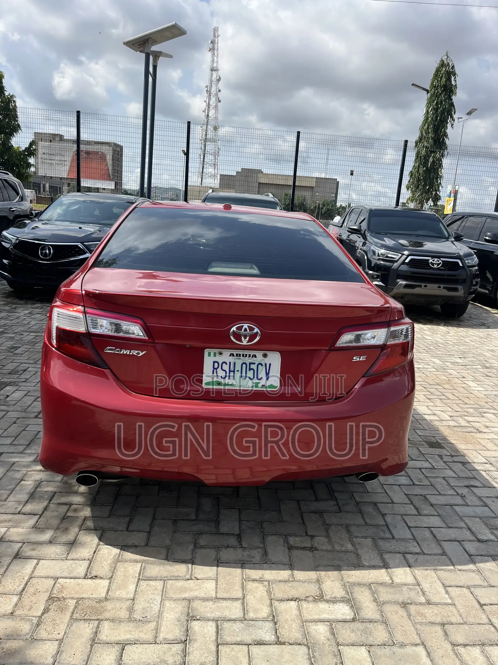 Toyota Camry Hybrid XLE 2012 Red