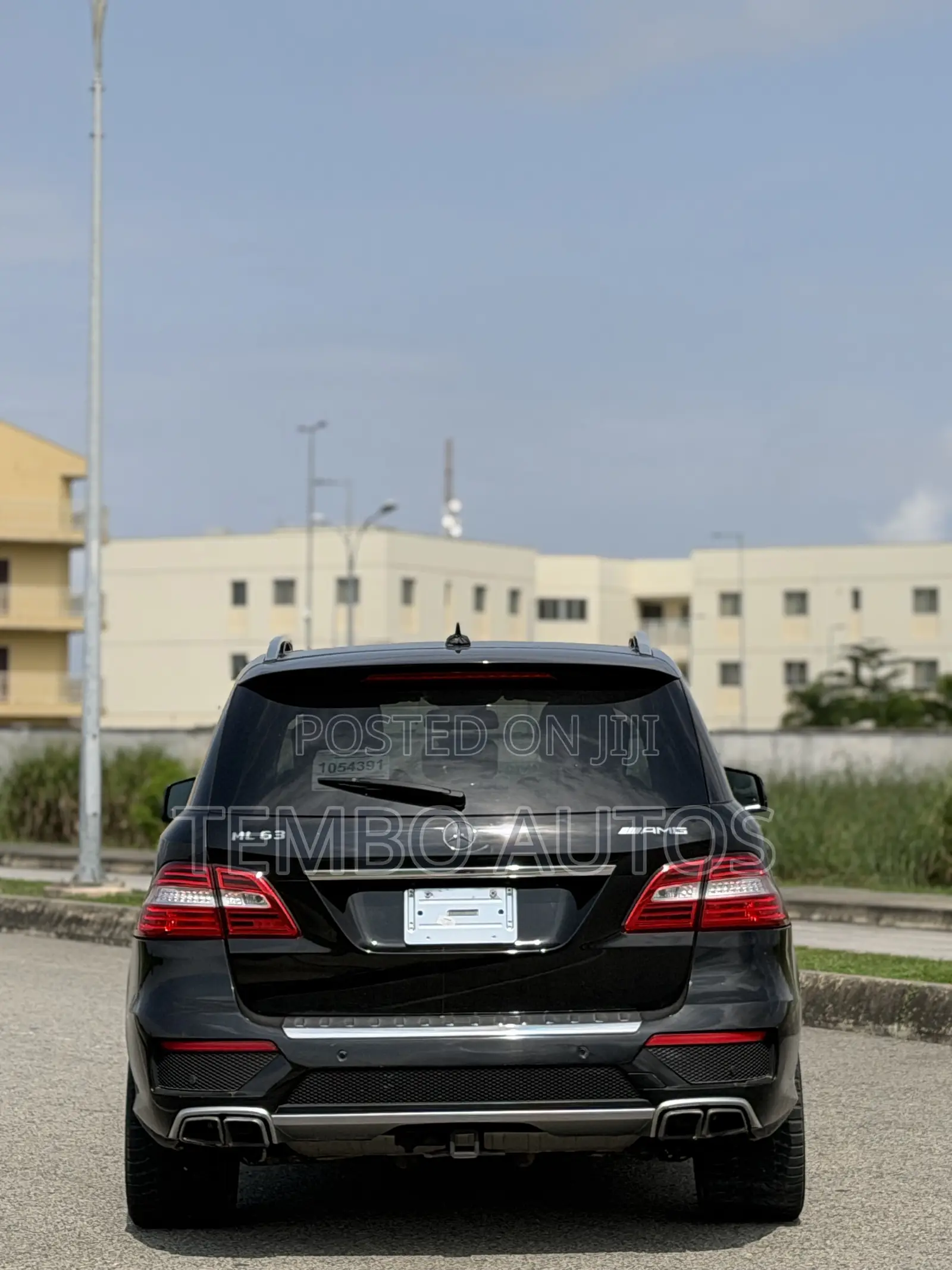 Mercedes-Benz M Class ML63 AMG 4dr SUV AWD (5.5L 8cyl Turbo 7A) 2014