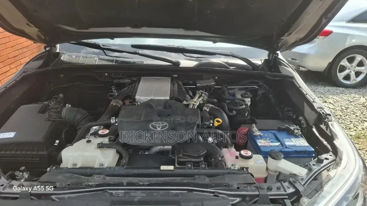 Toyota Hilux 2024 Black
