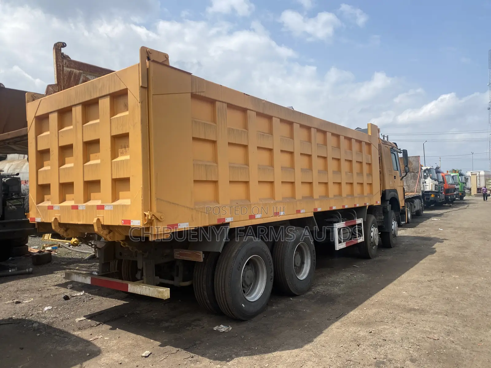 HOWO 371Hp Tipper 12tyres