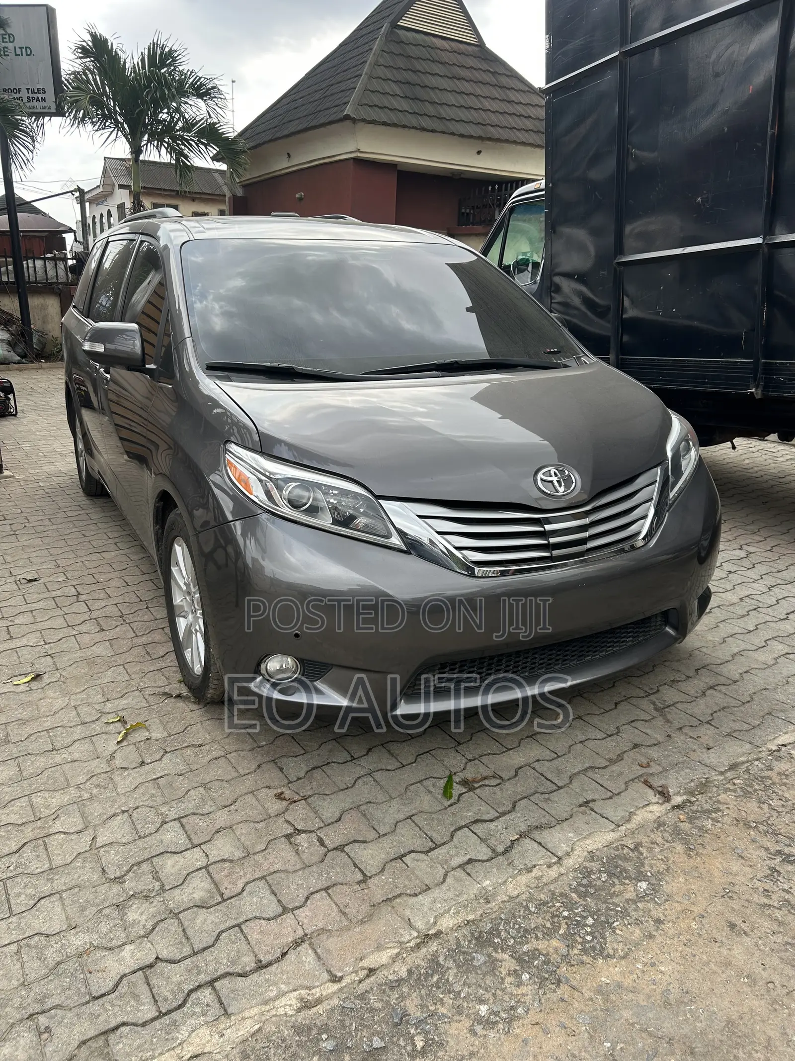 Toyota Sienna Limited Premium 7 Passenger (3.5L 6cyl 8A) 2017 Gray