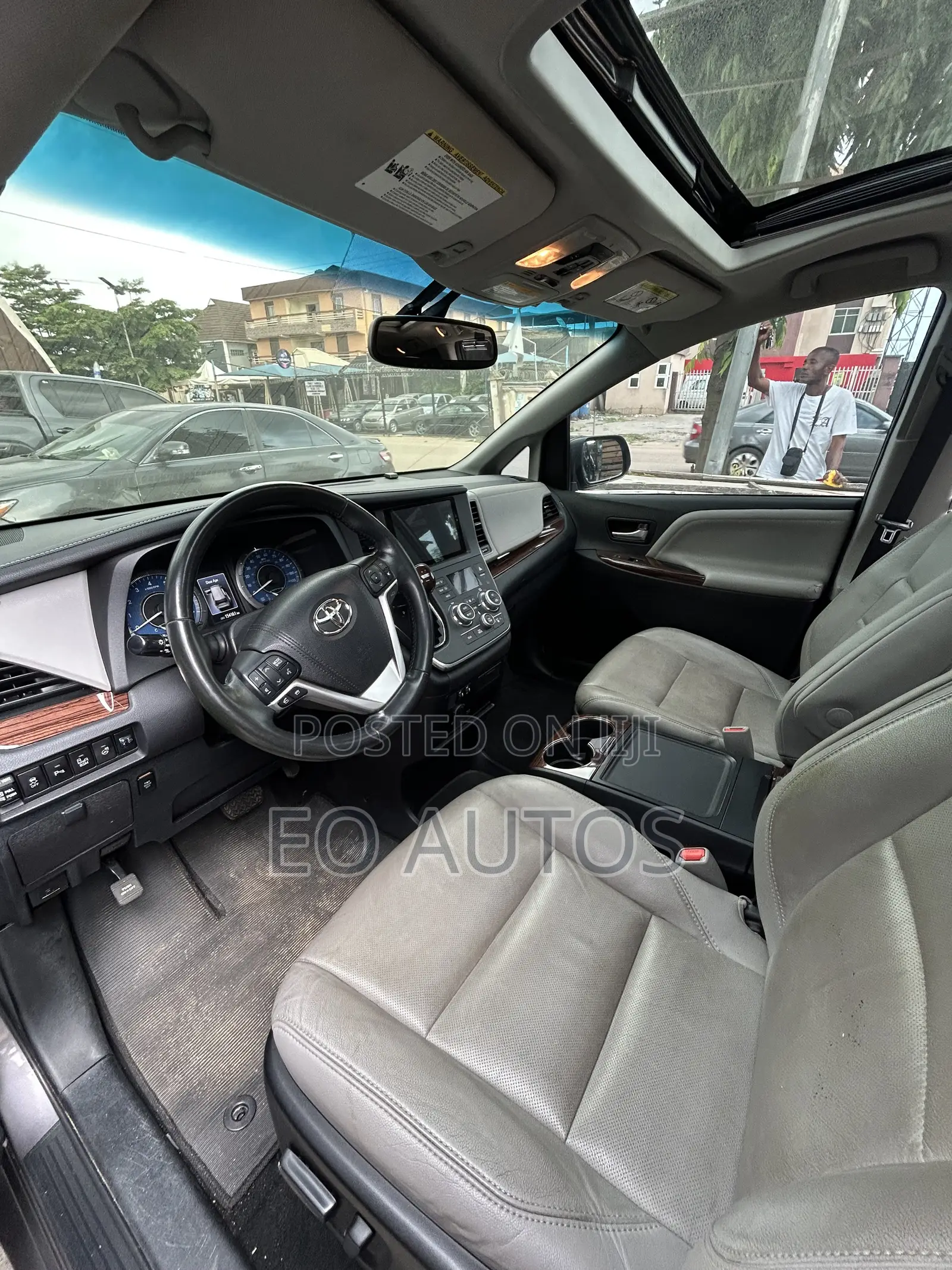 Toyota Sienna Limited Premium 7 Passenger (3.5L 6cyl 8A) 2017 Gray