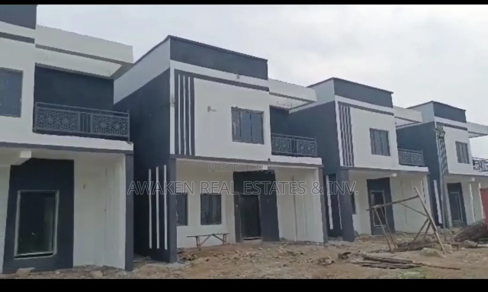 4bdrm Townhouse/Terrace in Lugbe District for sale