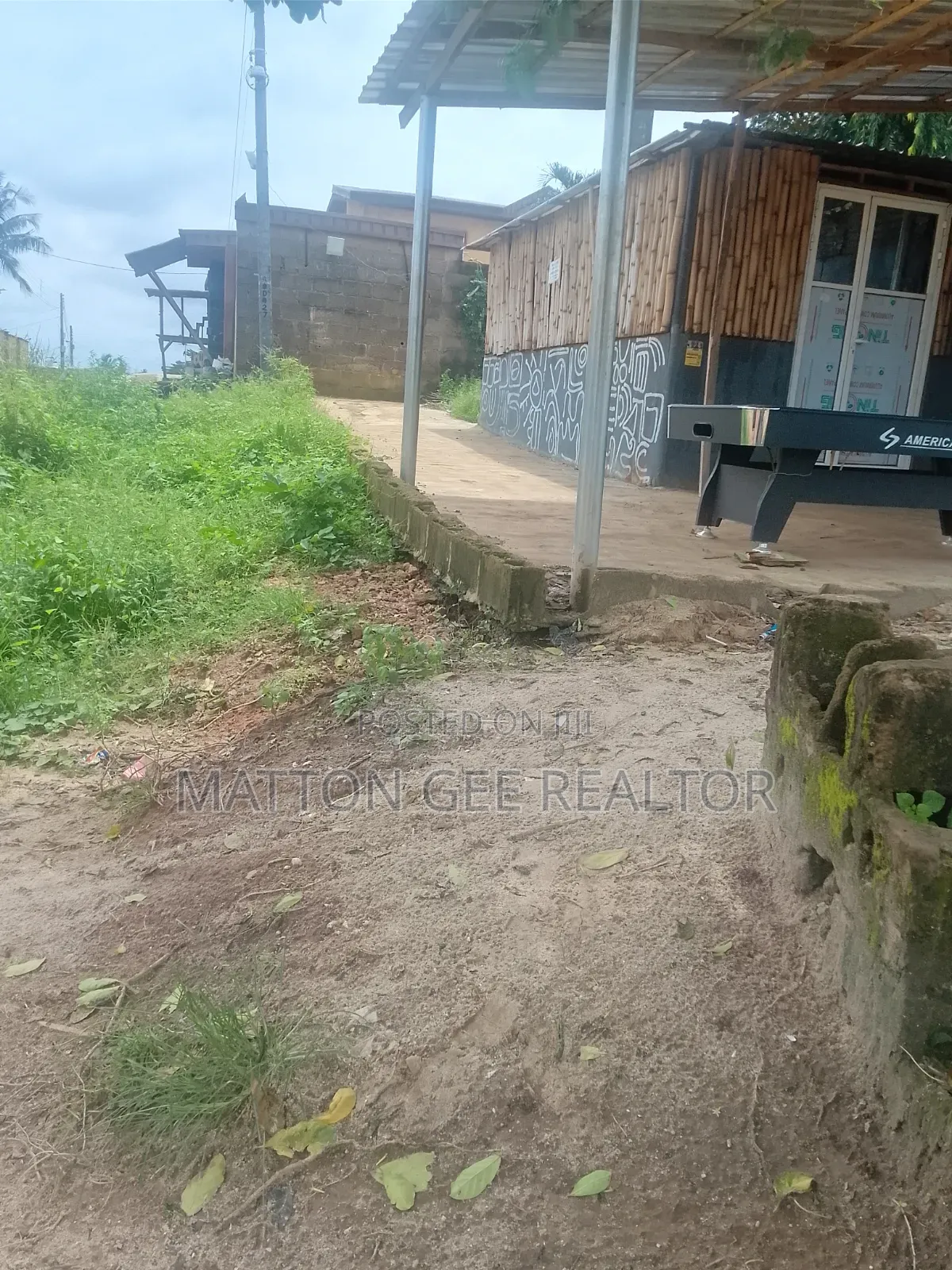 3bdrm Bungalow in Lasutech Odogunyan, Ikorodu Garage for sale