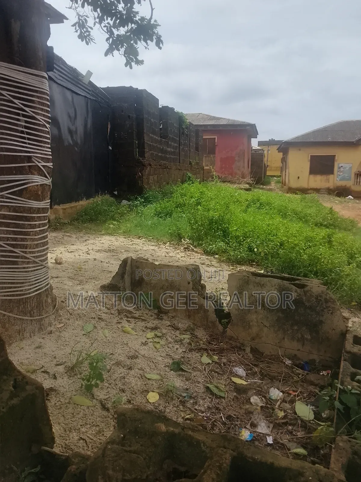 3bdrm Bungalow in Lasutech Odogunyan, Ikorodu Garage for sale