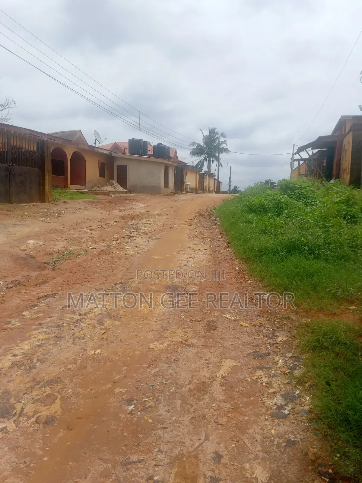 3bdrm Bungalow in Lasutech Odogunyan, Ikorodu Garage for sale