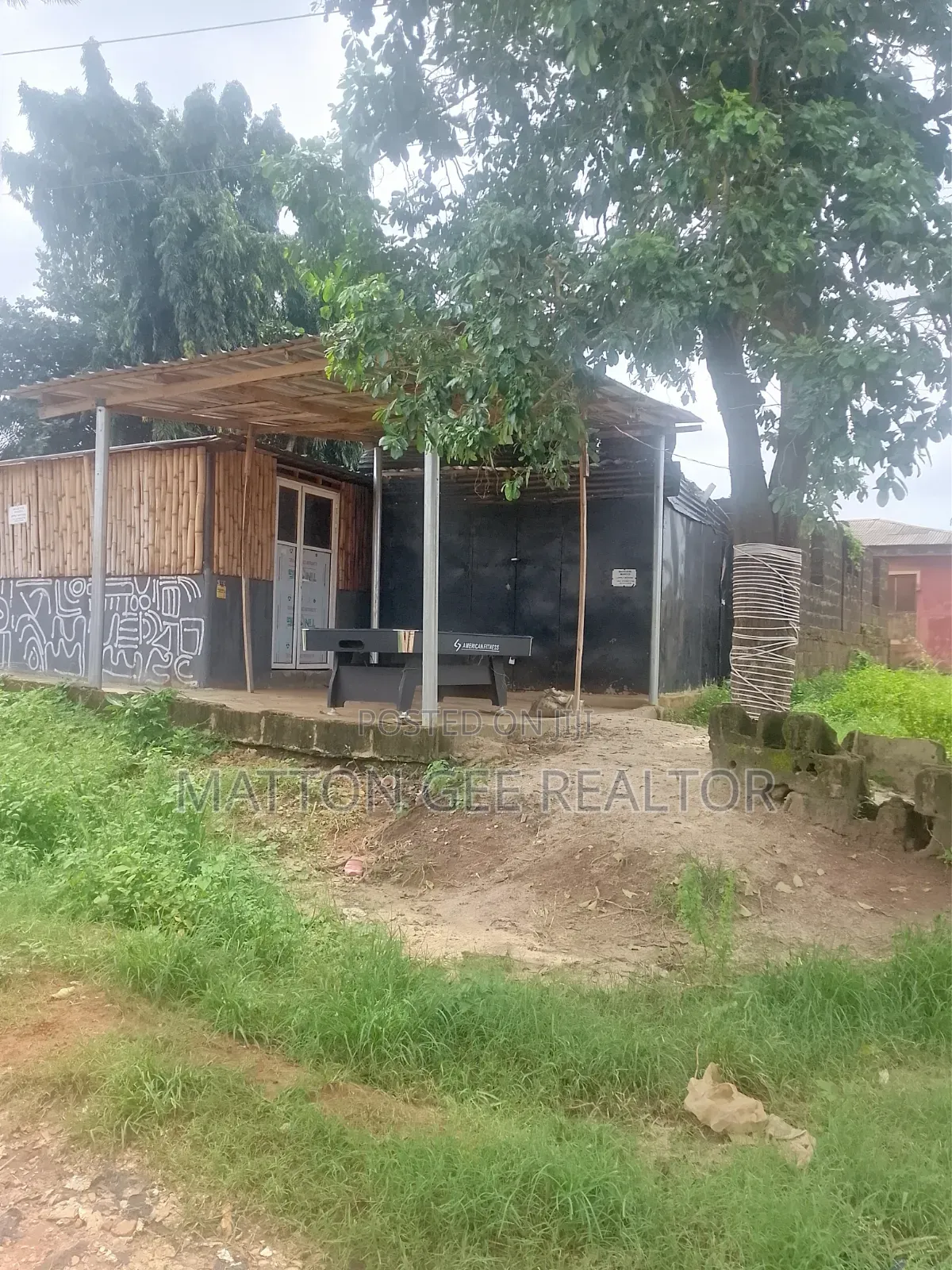 3bdrm Bungalow in Lasutech Odogunyan, Ikorodu Garage for sale