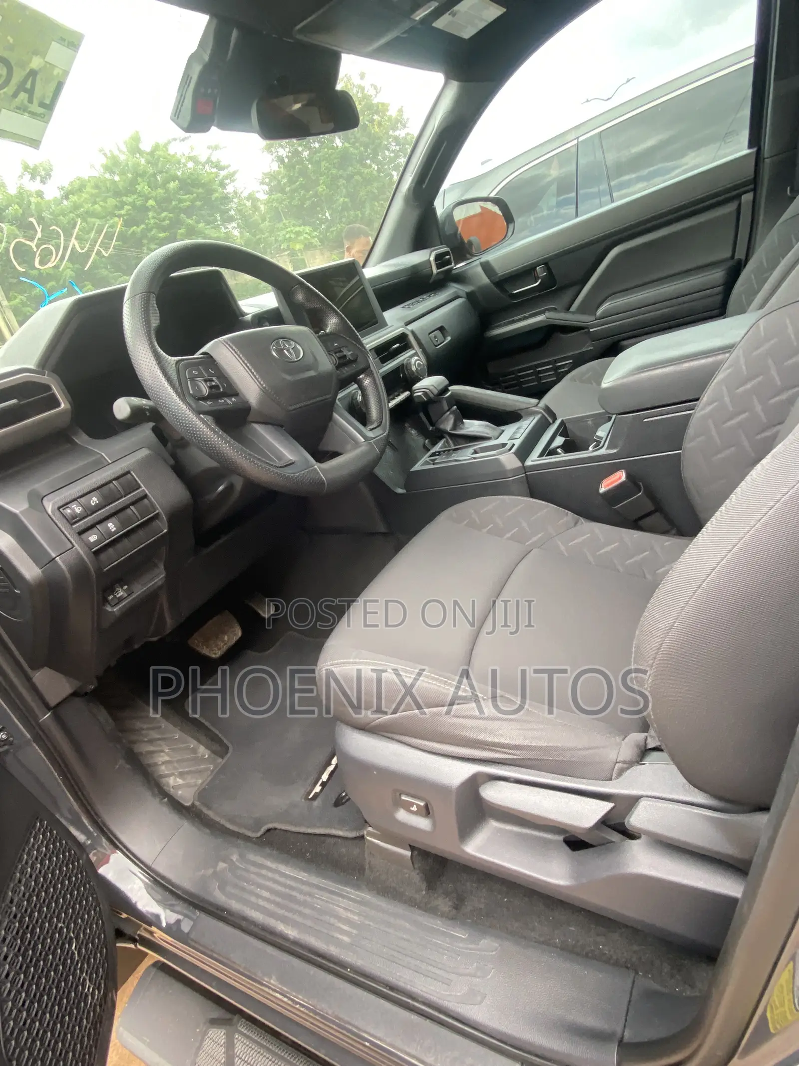 Toyota Tacoma SR Double Cab 4WD 5.0 ft. SB (Automatic) 2025 Gray