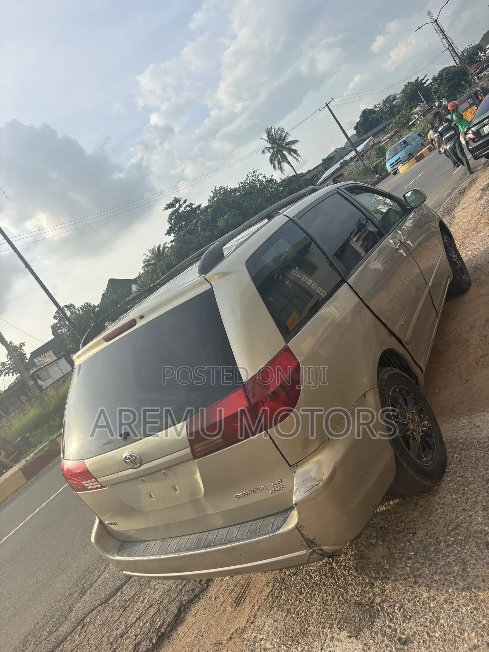 Toyota Sienna LE AWD 2005 Gold